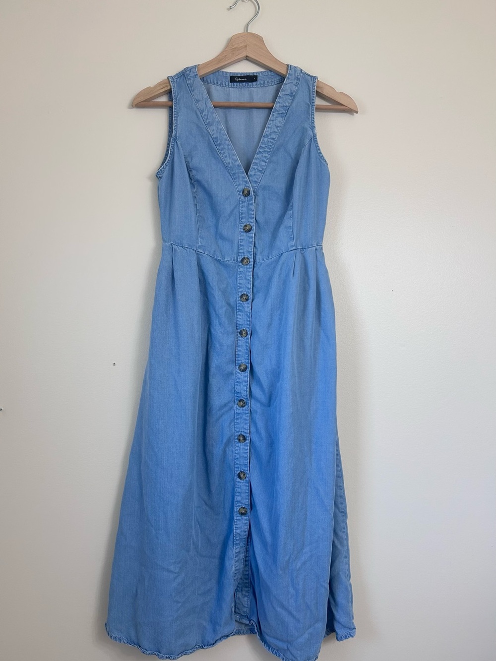 Reitmans Light Wash Lyocell Chambray Sleeveless Button Front Maxi Dress Size 2